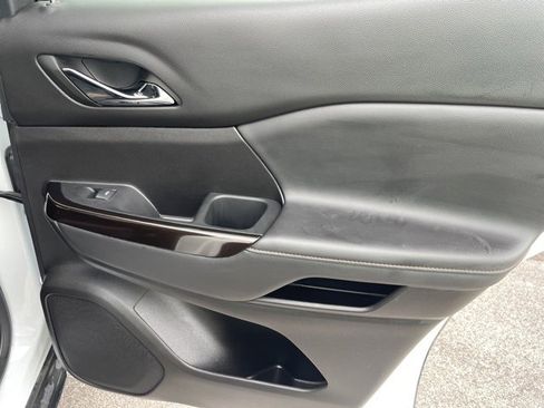 Used 2023 GMC Acadia AT4 w/ Technology Package image 19