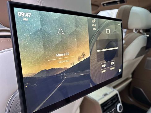 Used 2023 Land Rover Range Rover SV image 15