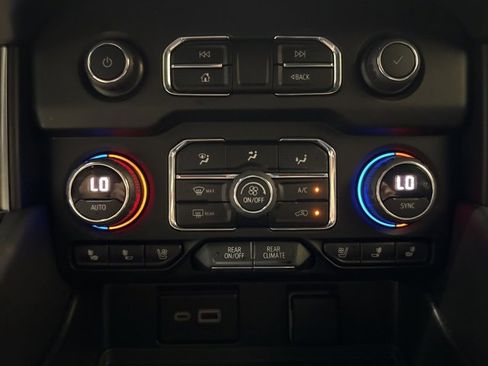 Used 2023 Chevrolet Tahoe Premier image 12