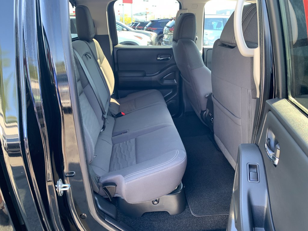 Certified 2022 Nissan Frontier SV RWD image 30