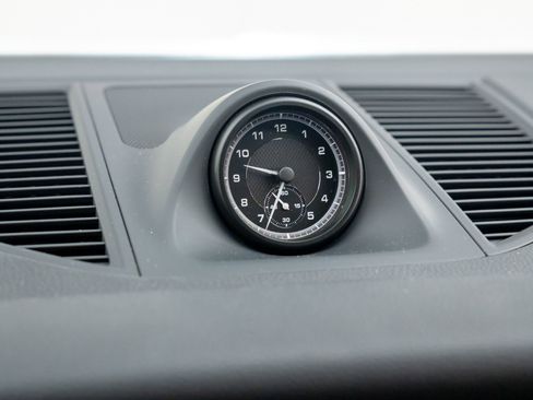 New 2025 Porsche Macan image 29