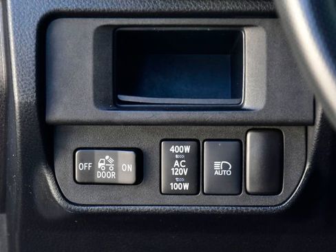 Used 2018 Toyota Tacoma TRD Sport w/ Technology Package AWD/4WD image 24