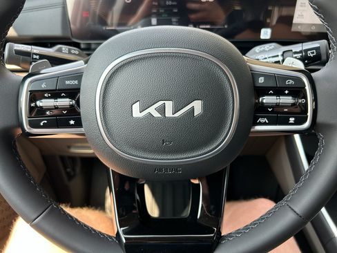 New 2026 Kia Carnival EX FWD image 27