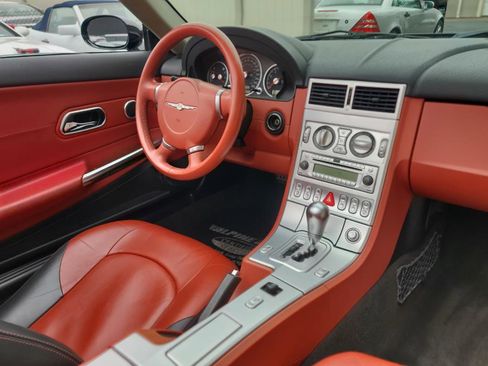 Used 2006 Chrysler Crossfire Limited image 11