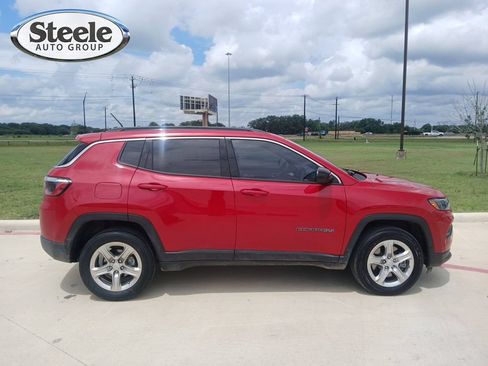 Used 2023 Jeep Compass Latitude AWD/4WD image 13