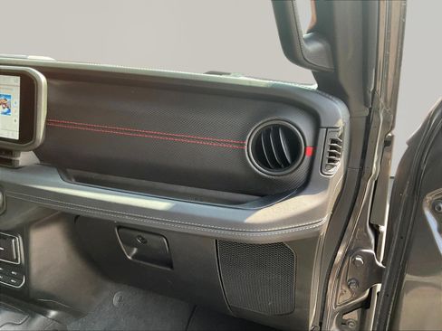 Used 2024 Jeep Wrangler Unlimited Rubicon AWD/4WD image 26