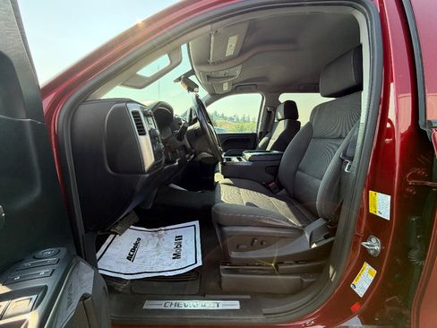 Used 2018 Chevrolet Silverado 1500 LT w/ All Star Edition AWD/4WD image 2