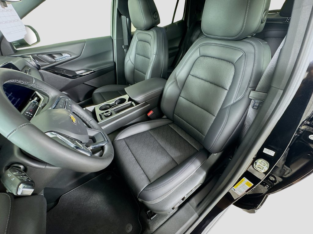 New 2026 Chevrolet Equinox LT w/ Convenience Package II FWD image 12