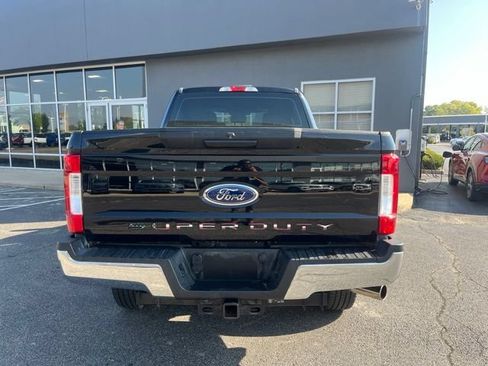 Used 2019 Ford F250 XL w/ STX Appearance Package AWD/4WD image 11