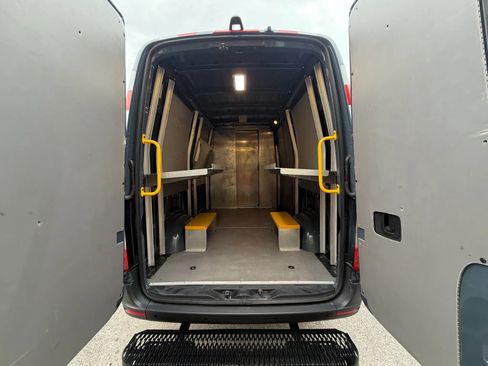 Used 2019 Mercedes-Benz Sprinter 144 image 5
