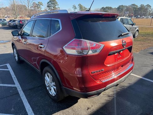 Used 2015 Nissan Rogue SV w/ SV Premium Package image 6