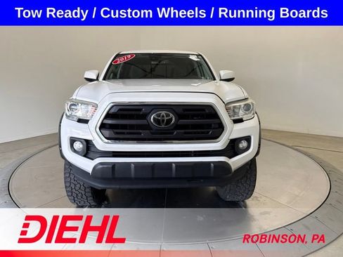 Used 2019 Toyota Tacoma SR5 RWD image 2