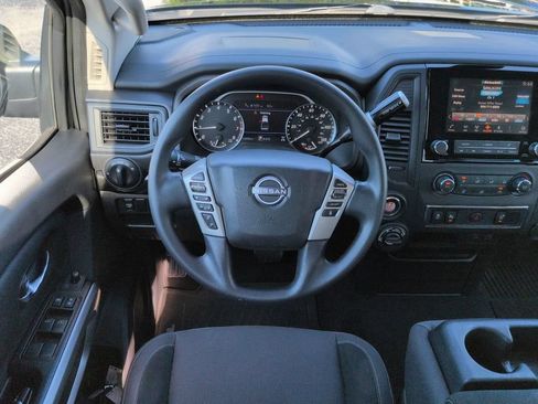 Used 2024 Nissan Titan SV AWD/4WD image 15