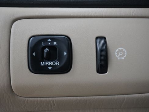 Used 2004 Lexus ES 330 w/ Premium Pkg FWD image 24