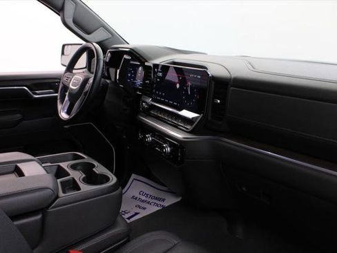 Used 2024 GMC Sierra 1500 SLT AWD/4WD image 24