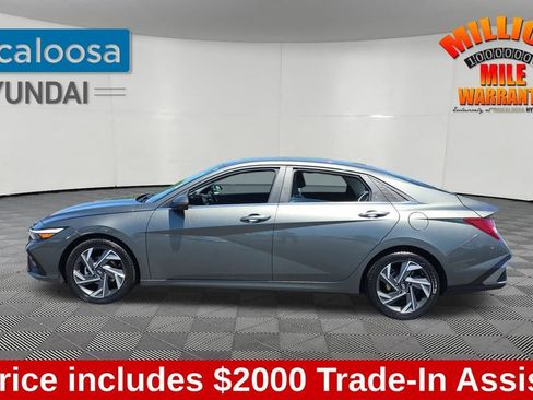 Used 2024 Hyundai Elantra Limited FWD image 4
