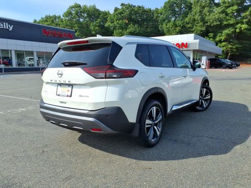 Used 2023 Nissan Rogue SL AWD/4WD image 5