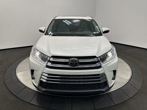 Used 2018 Toyota Highlander Limited AWD/4WD image 3