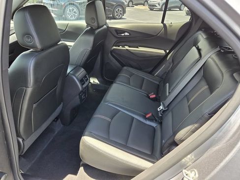 Used 2023 Chevrolet Equinox Premier FWD image 11
