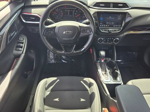 Used 2021 Chevrolet TrailBlazer RS w/ Sun and Liftgate Package FWD image 14
