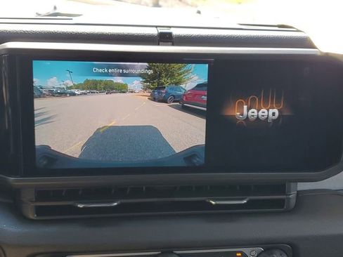 New 2025 Jeep Gladiator Sport image 27