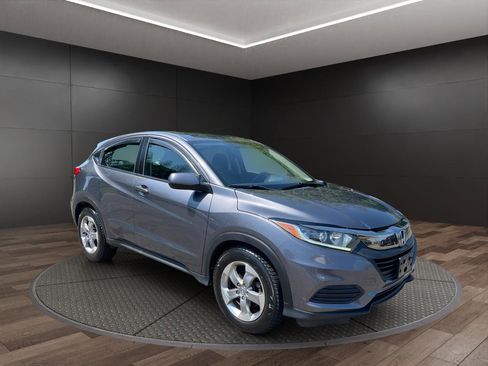 Used 2019 Honda HR-V LX image 2
