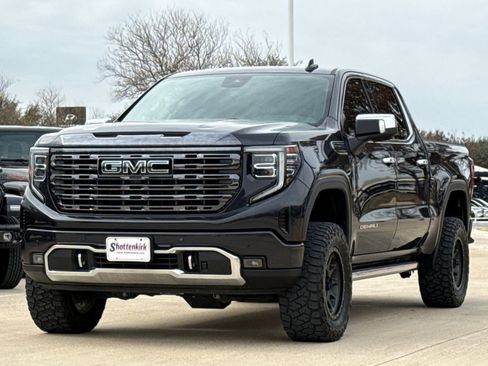 Used 2022 GMC Sierra 1500 Denali Ultimate AWD/4WD image 3