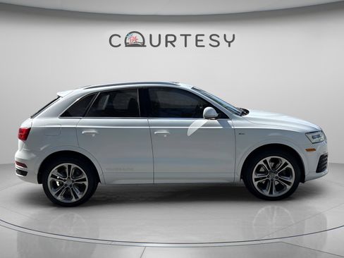 Used 2016 Audi Q3 2.0T Prestige w/ Prestige Package AWD/4WD image 8