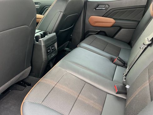 Used 2026 GMC Canyon AT4 AWD/4WD image 9