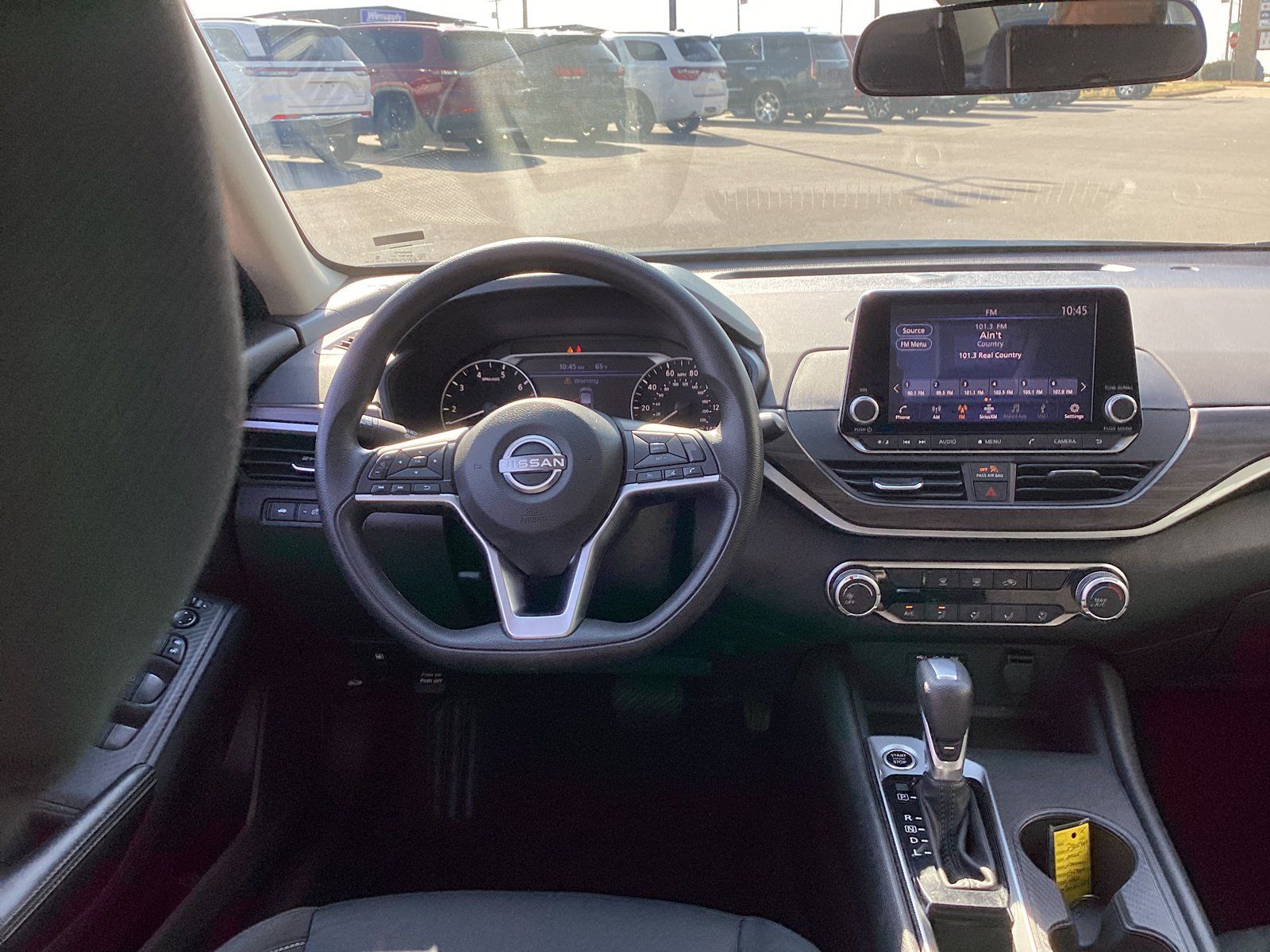 Used 2025 Nissan Altima 2.5 SV FWD image 15