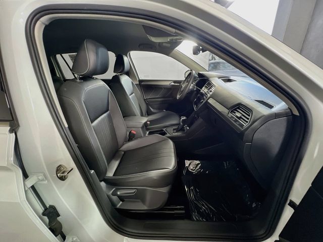 Used 2023 Volkswagen Tiguan SE FWD image 30