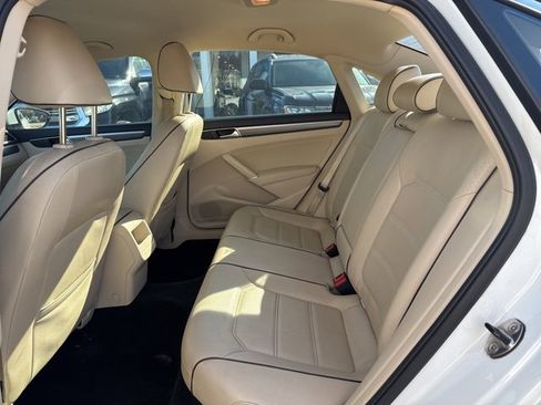 Used 2017 Volkswagen Passat 1.8T R-Line image 11