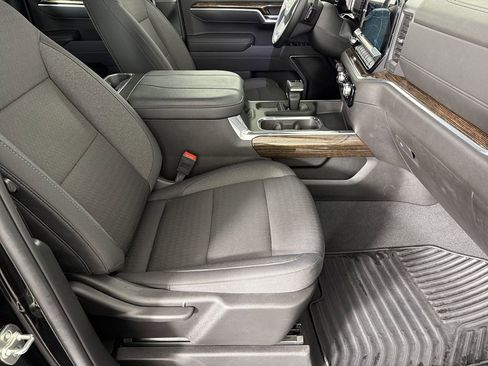Used 2025 GMC Sierra 1500 Elevation image 11