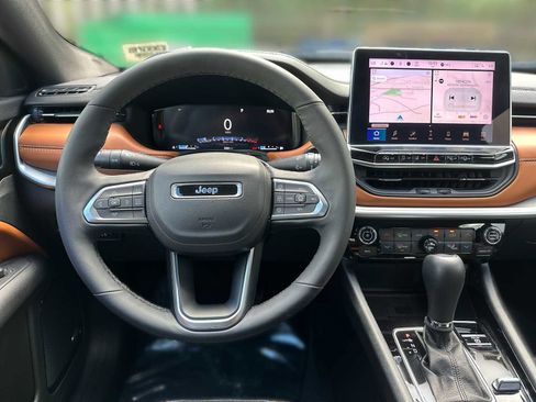 Used 2024 Jeep Compass Limited w/ Elite Group image 10