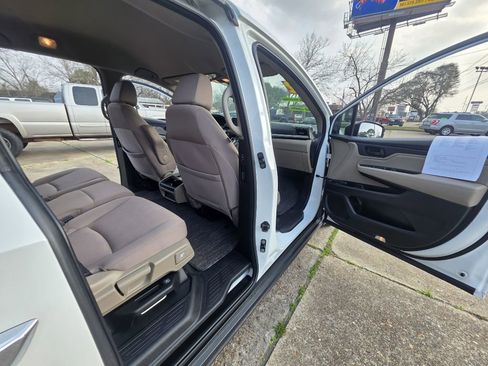 Used 2022 Honda Odyssey EX image 14