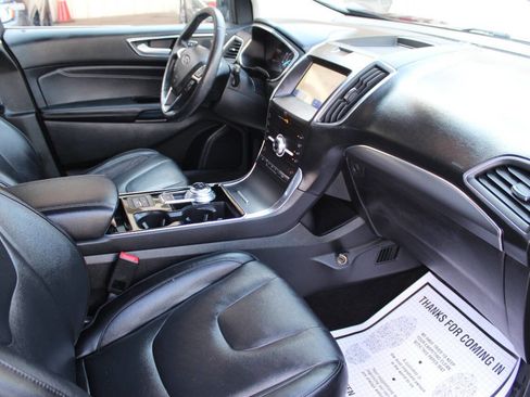 Used 2020 Ford Edge Titanium image 9