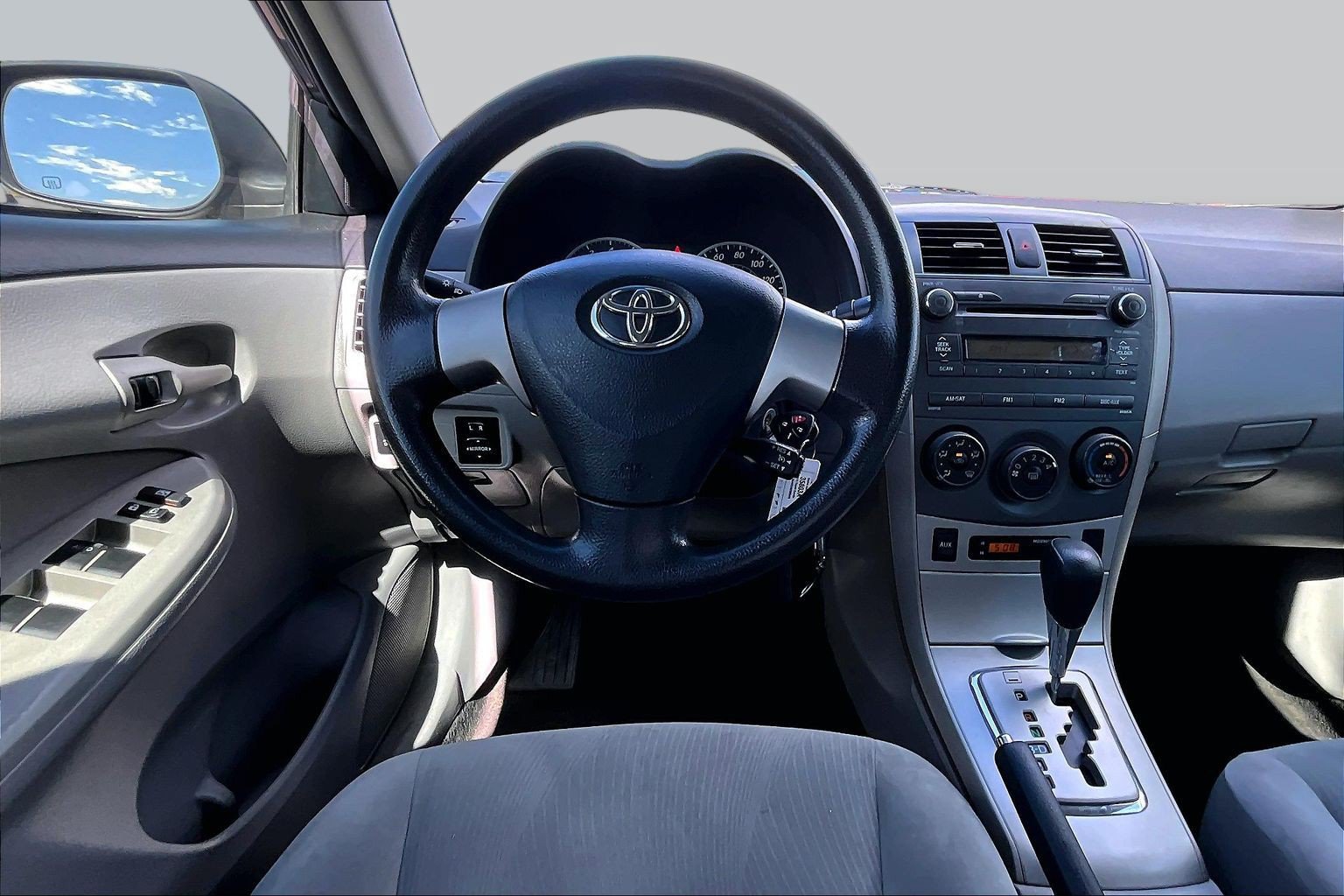 Used 2011 Toyota Corolla LE FWD image 5