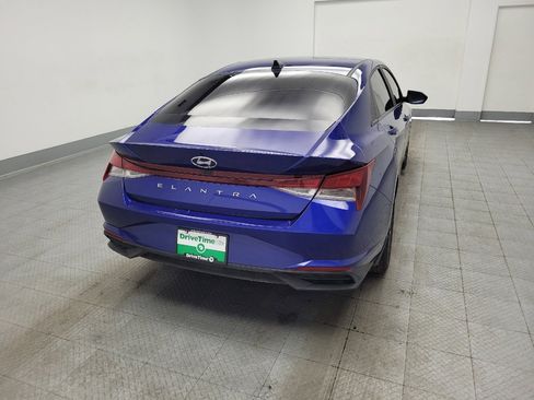 Used 2022 Hyundai Elantra SEL w/ Convenience Package FWD image 7