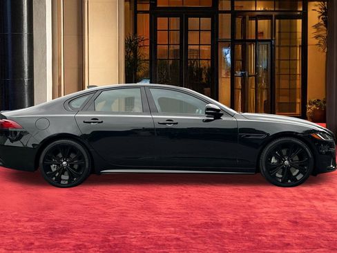 Used 2024 Jaguar XF R-Dynamic SE image 9