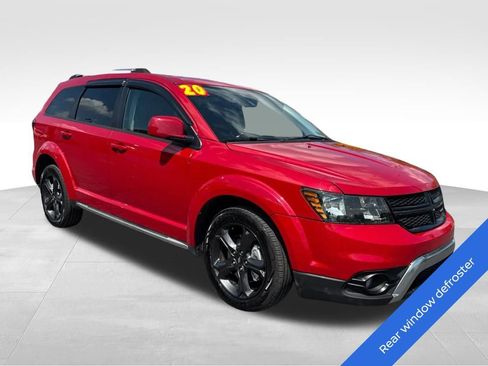 Used 2020 Dodge Journey Crossroad FWD image 3