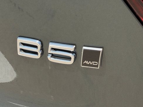 New 2026 Volvo XC40 B5 Plus w/ Climate Package AWD/4WD image 8