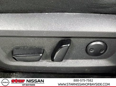 Used 2024 Nissan Rogue SV image 19
