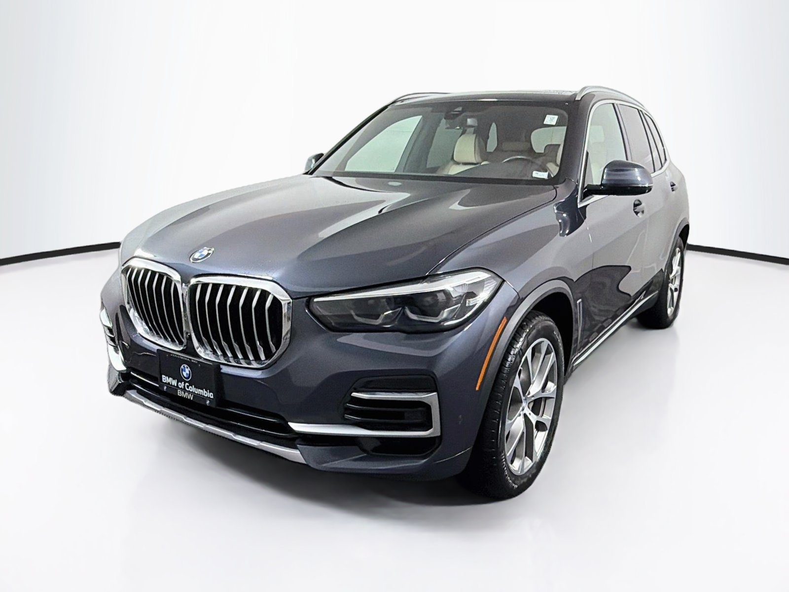 Used 2022 BMW X5 xDrive40i w/ Premium Package AWD/4WD image 3