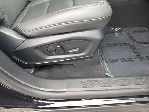 Certified 2025 Ford Explorer Active w/ Active Comfort Package image 12