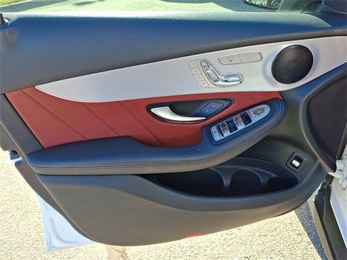 Used 2020 Mercedes-Benz GLC 300 image 9