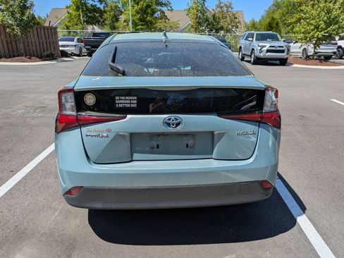 Used 2021 Toyota Prius LE image 6