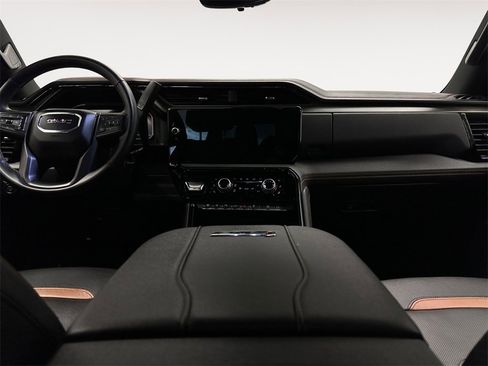 Used 2024 GMC Sierra 2500 AT4 w/ AT4 Premium Plus Package image 11