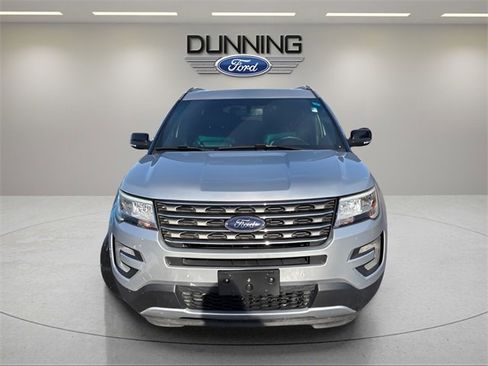 Used 2016 Ford Explorer XLT w/ Equipment Group 202A image 5