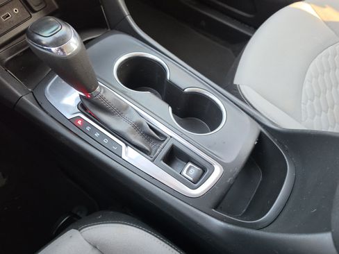 Used 2019 Chevrolet Equinox LS FWD image 26