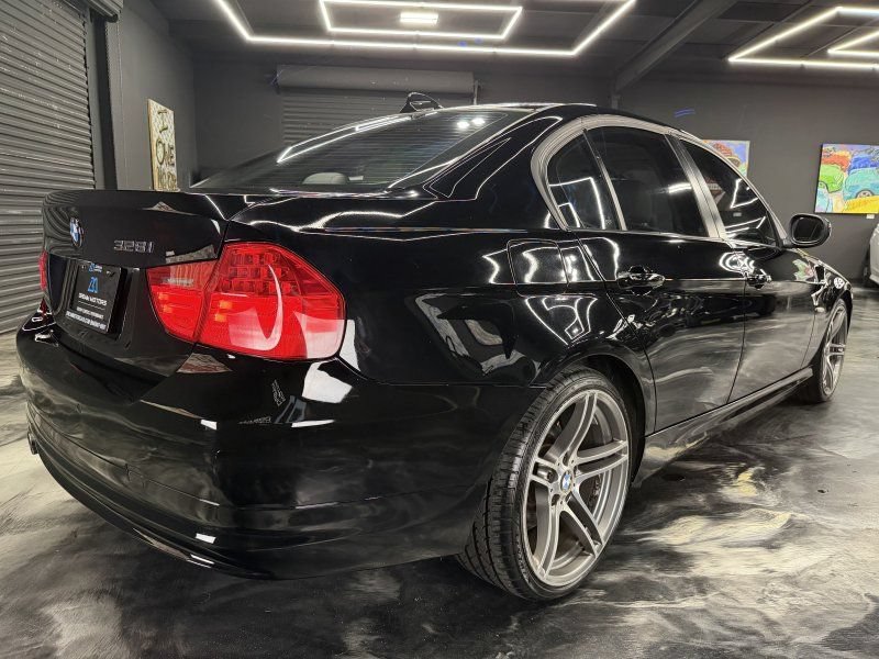 Used 2010 BMW 328i Sedan RWD image 5